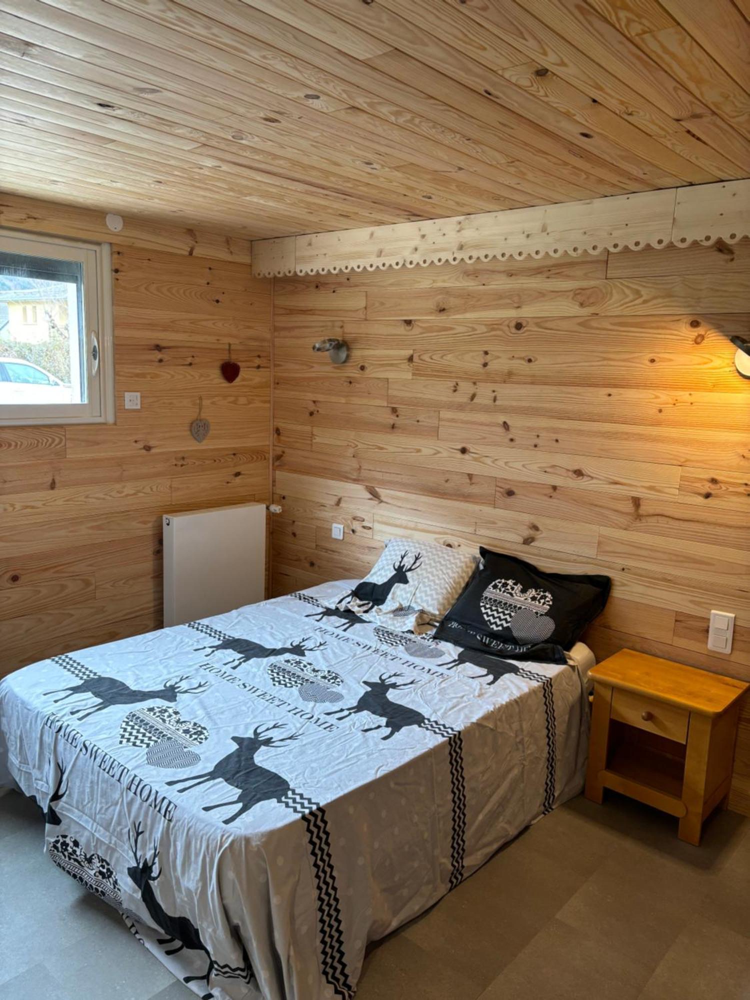 L'Oursiere A Saint Mamet Apartment Exterior foto